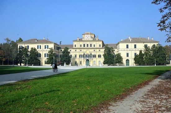 Palazzo Altavilla Deluxe Parma Exterior photo